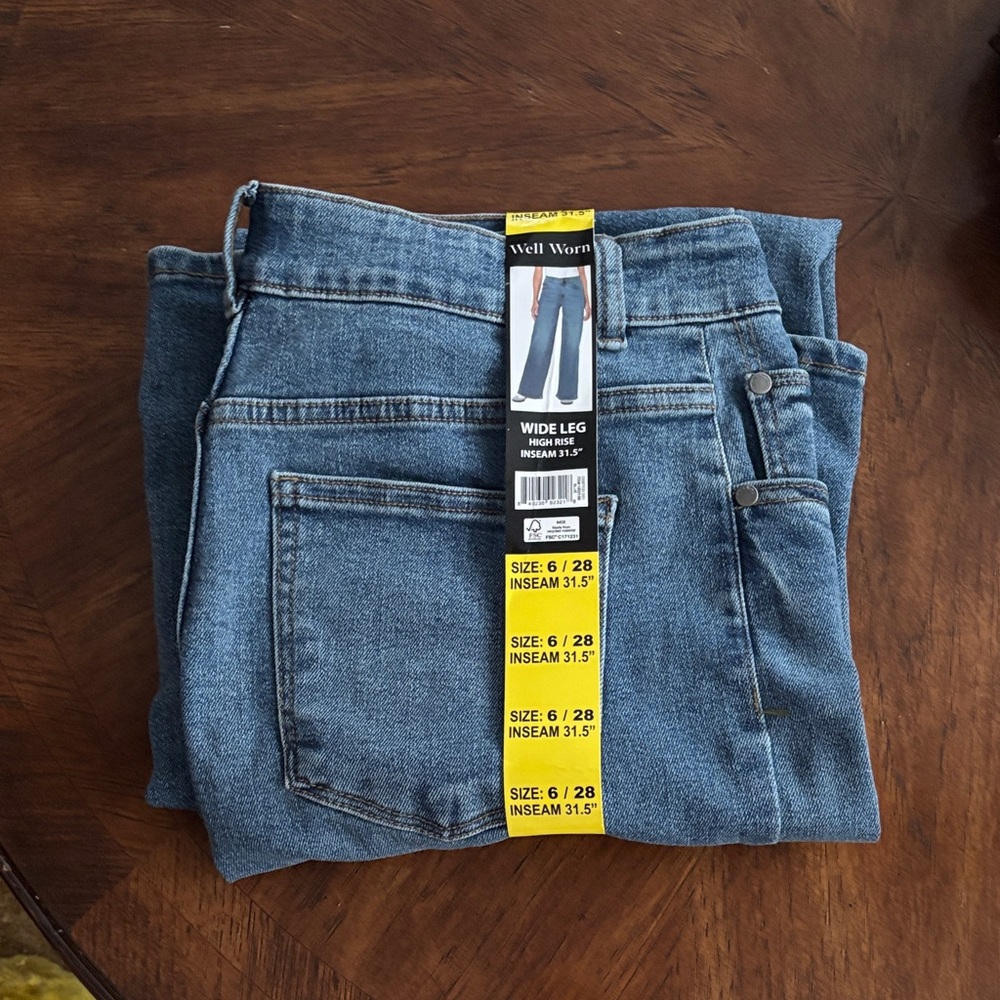 NWT Well Worn Blue Wide Leg Jeans size 6